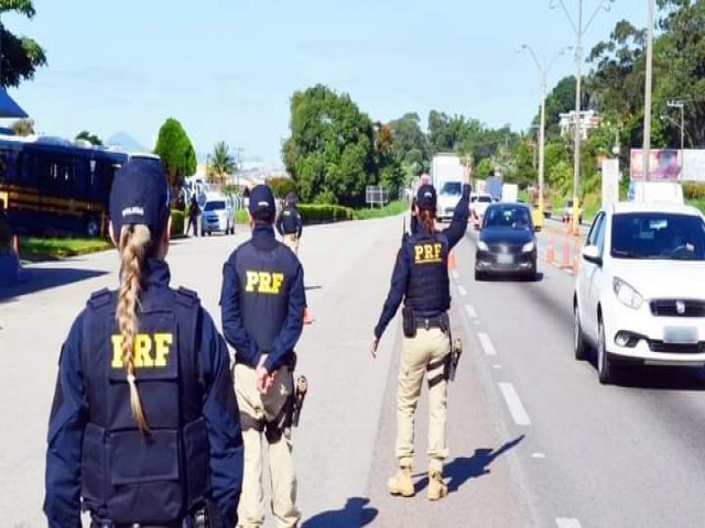 Polcia Rodoviria Federal flagra 110 motoristas embriagados durante o feriado no RS