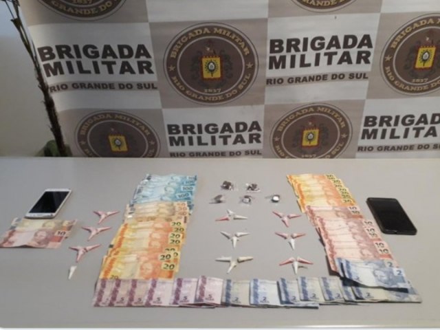 BM realiza prisão de dois indivíduos com drogas e dinheiro em Taquara 
