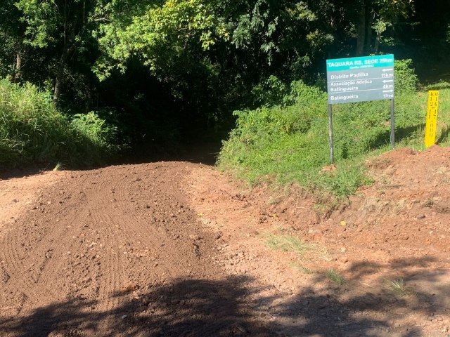 Secretaria de Obras de Taquara realiza reparos na Estrada do Feixe, na Batingueira