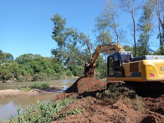Iniciada obras de desassoreamento do Rio Paranhana em Taquara e Parobé