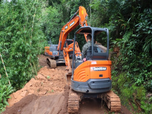 Secretaria de Obras de Rolante realiza melhorias em estradas vicinais na Barrinha