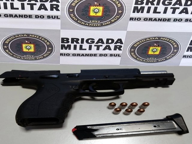 BM de Igrejinha prende homem por porte ilegal de arma de fogo 
