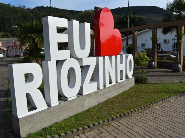 Prefeitura de Riozinho instala Letreino EU AMO RIOZINHO