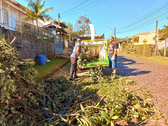 Recolhimento de podas em Taquara segue nos bairros Tucanos e Mundo Novo