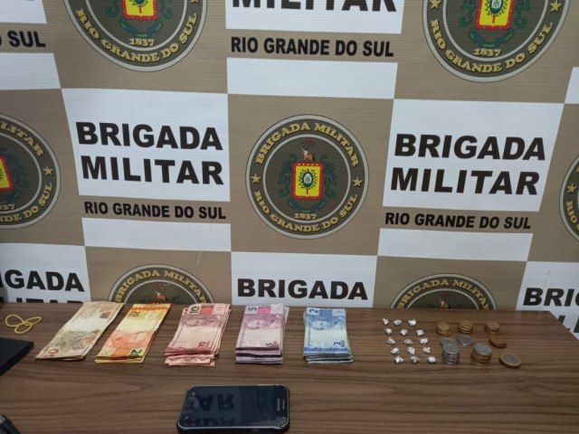 Brigada Militar apreende drogas em Parob