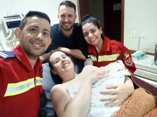 Bombeiros Voluntrios de Riozinho auxiliam em parto 
