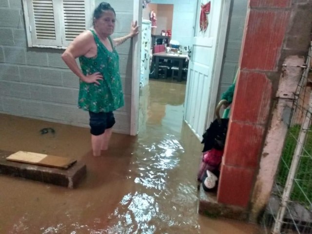 Chuva intensa deixa 48 residncias alagadas em Taquara