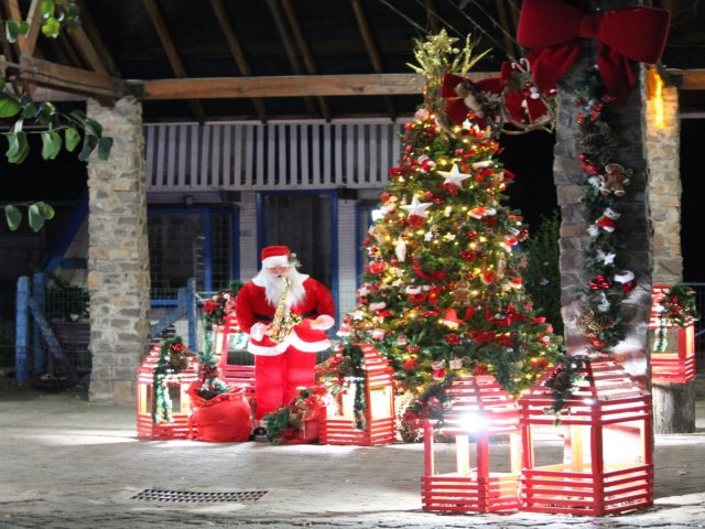 Trs Coroas abre espao para comunidade participar da decorao do evento de Natal