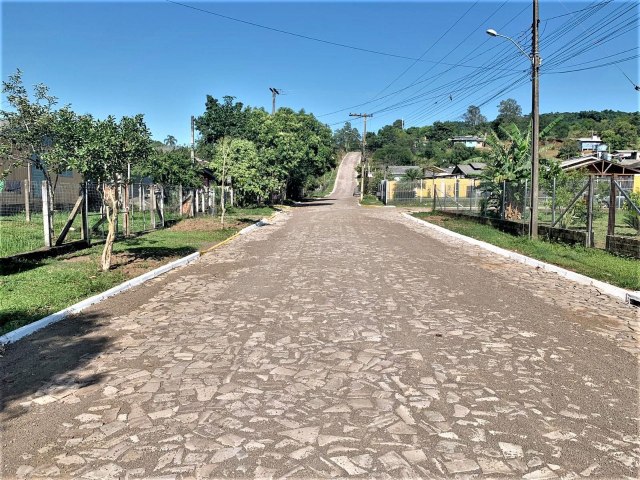 Prefeitura de Parob finaliza pavimentao das ruas Miguel Lovatto e Maragatos
