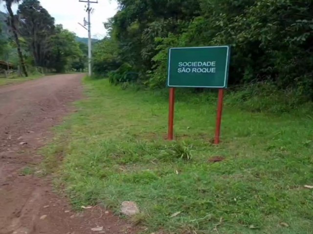 Novas placas de sinalizao rural e pontos tursticos so instaladas em Riozinho