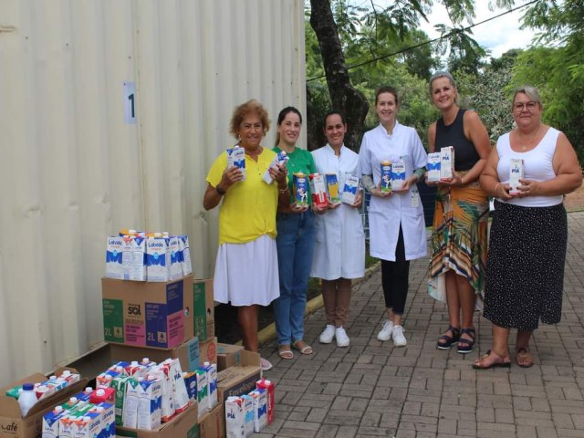 200 litros de leite so doados ao Hospital Bom Pastor