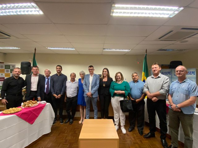 Assinado termo de colaborao entre AMPARA e Conselho da Comunidade Pr-Presdio de Taquara