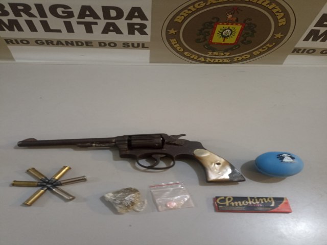 Priso por porte ilegal de arma de fogo, leso corporal e posse de entorpecentes em Taquara