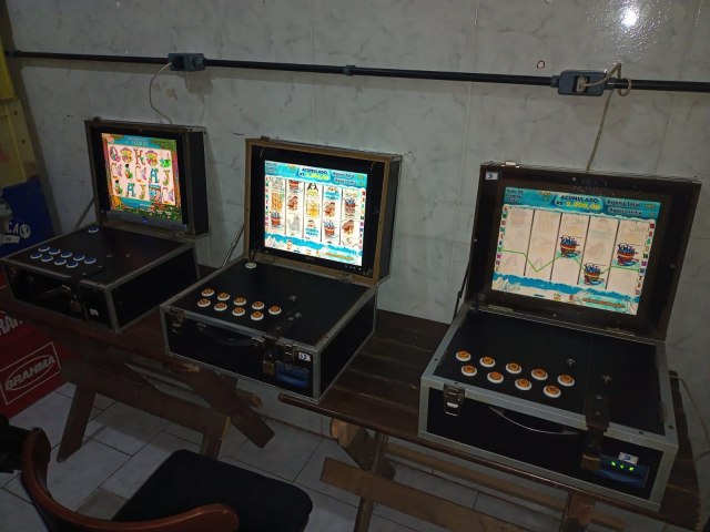 BM prende traficante e maquinas de jogos de azar