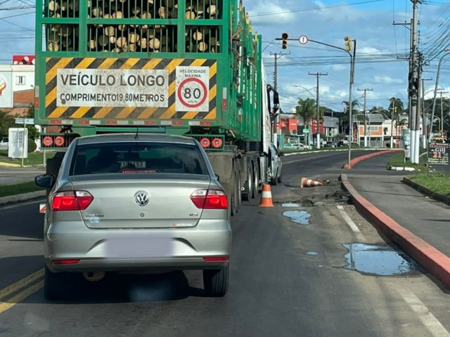 Prefeitura de Taquara notifica o DAER devido  necessidade de melhorias no asfalto da Avenida Sebastio Amoretti