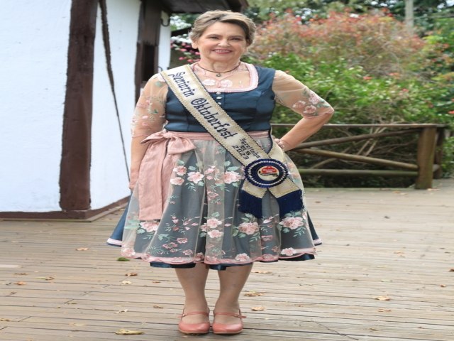 Seninorin da 34 Oktoberfest de Igrejinha apresenta traje oficial