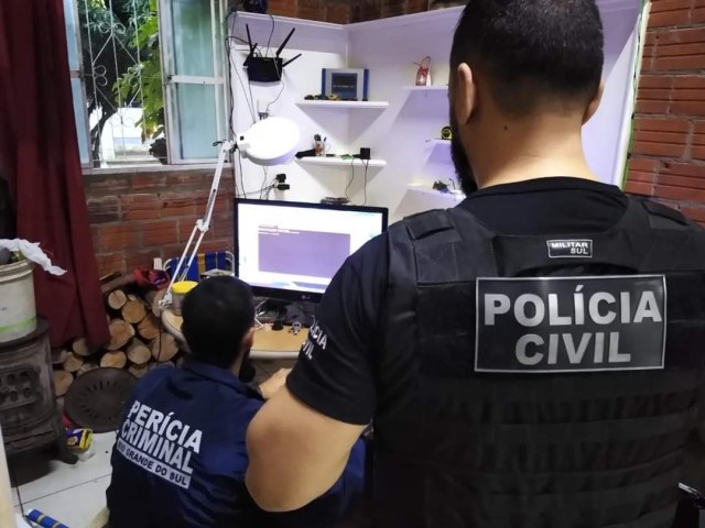 Polcia Civil prende homem em flagrante por armazenamento de pornografia infantil em Rolante