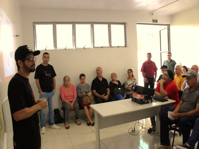 Ao fala da importncia da doao de sangue para usurios da UBS Vila Nova