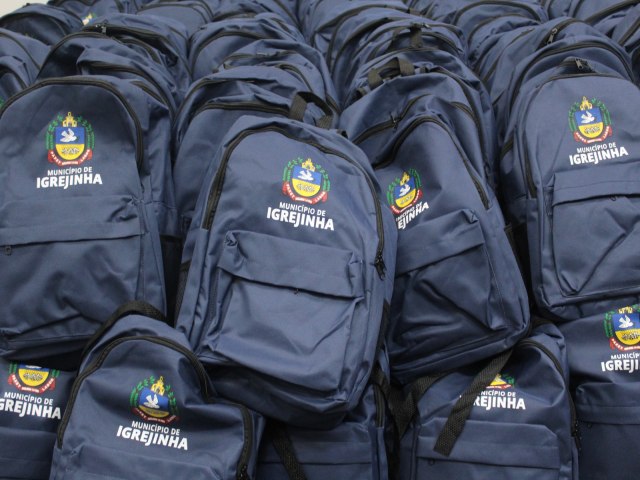 Igrejinha sanciona lei que garante distribuio de materiais escolares 