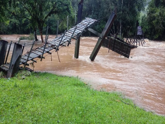 Prefeitura de Taquara contabiliza estragos causados pela enchente no interior do Municpio