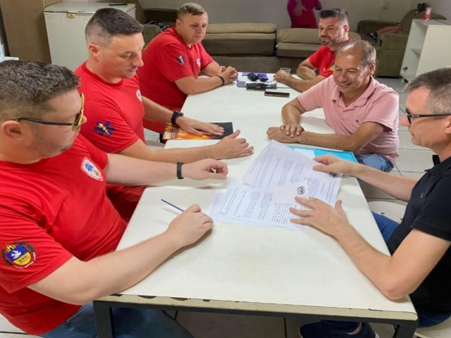 Prefeitura de Igrejinha renova parceria com Bombeiros Voluntrios e amplia investimento