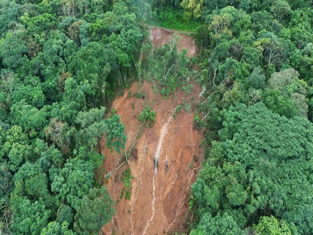 Prefeitura de Taquara confirma duas mortes em razo de deslizamento de terra