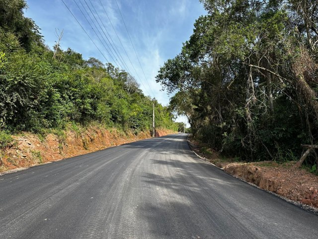 Asfaltamento da lomba do Figueiro, na Estrada Boa Vista,  concludo