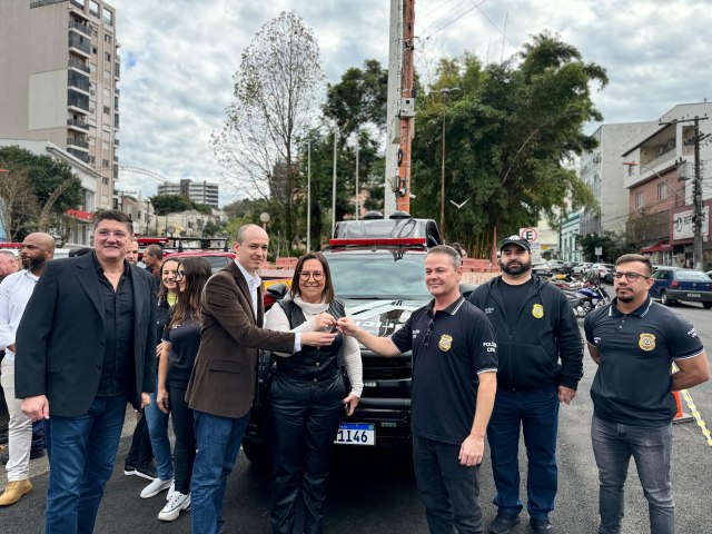 Consepro, Prefeitura e Judicirio entregam viaturas para Polcia Civil e Bombeiros