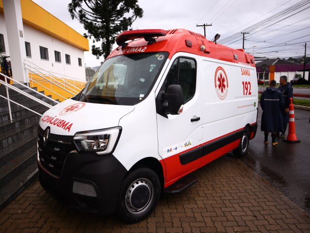 Taquara recebe nova ambulncia para o SAMU