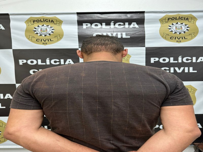 Homem  preso por trfico de drogas no bairro Mundo Novo