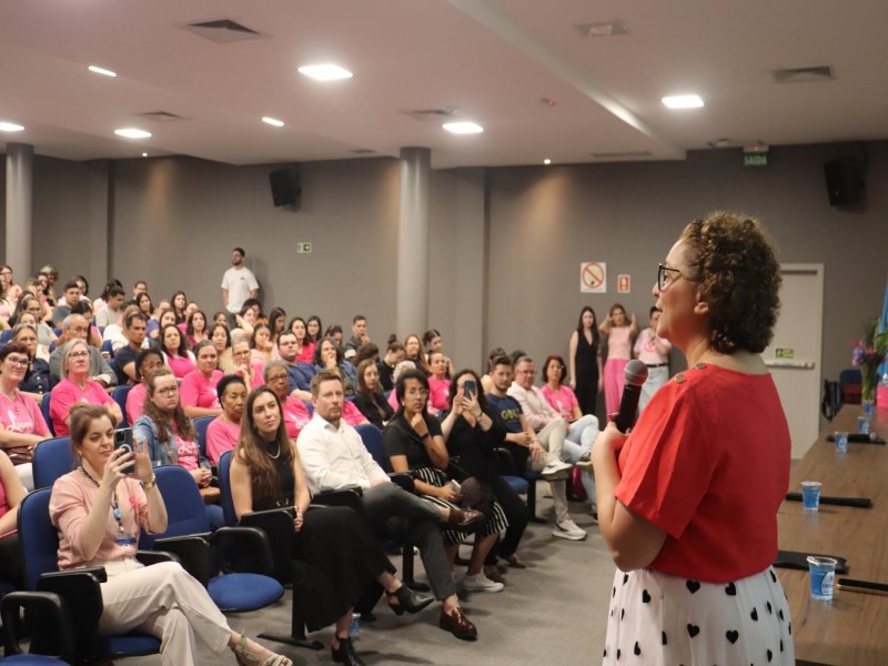 Seminrio Outubro Rosa da FACCAT bate recorde de pblico