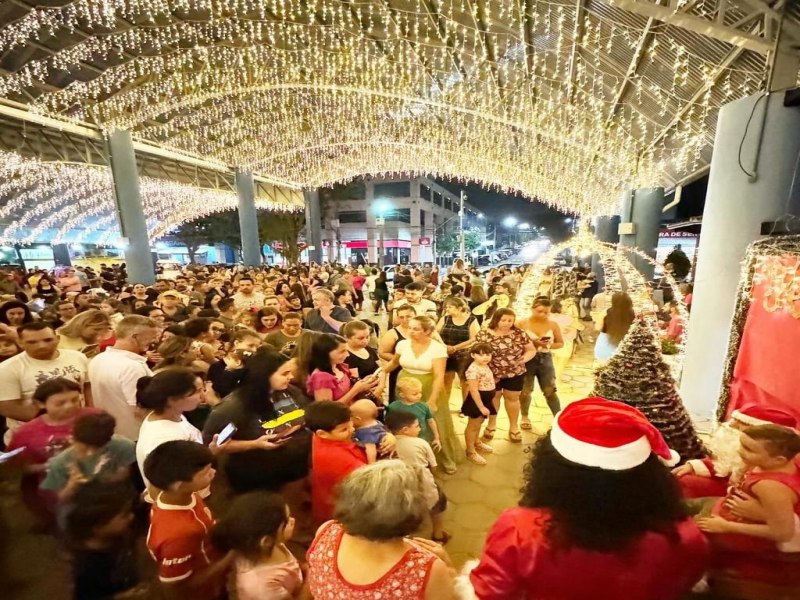 Papai Noel chega neste sbado e d incio ao Natal Iluminado em Parob 