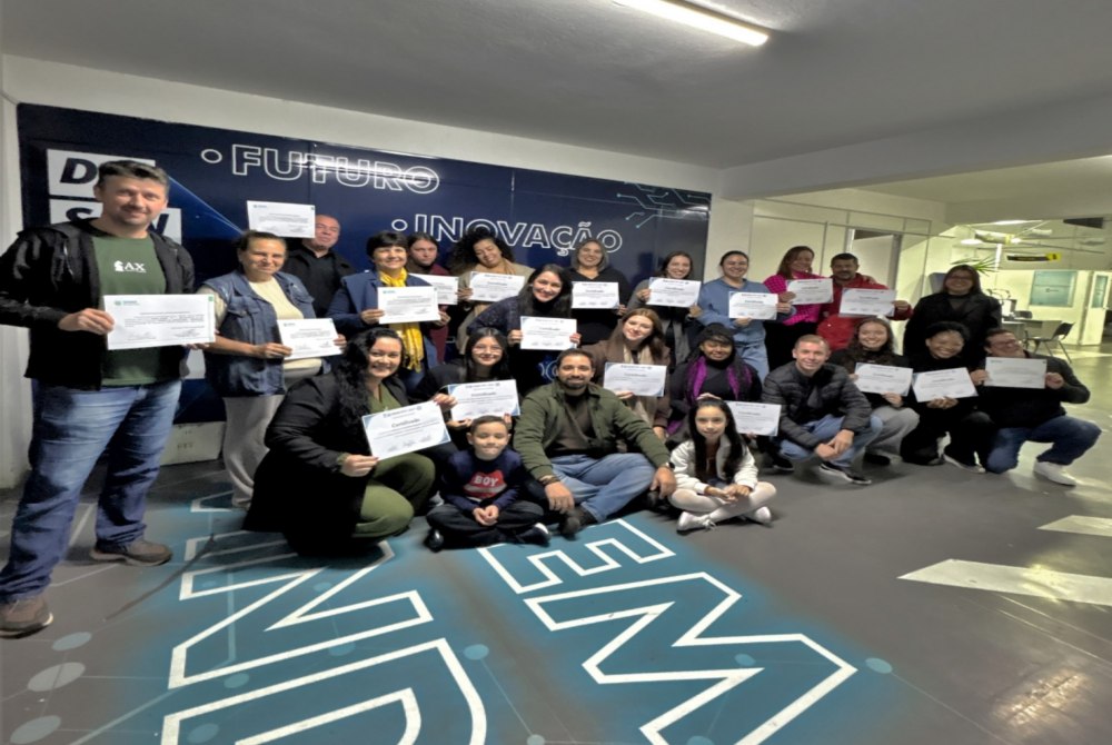 Parob� celebra formatura de cursos de qualifica��o profissional com 35 novos certificados