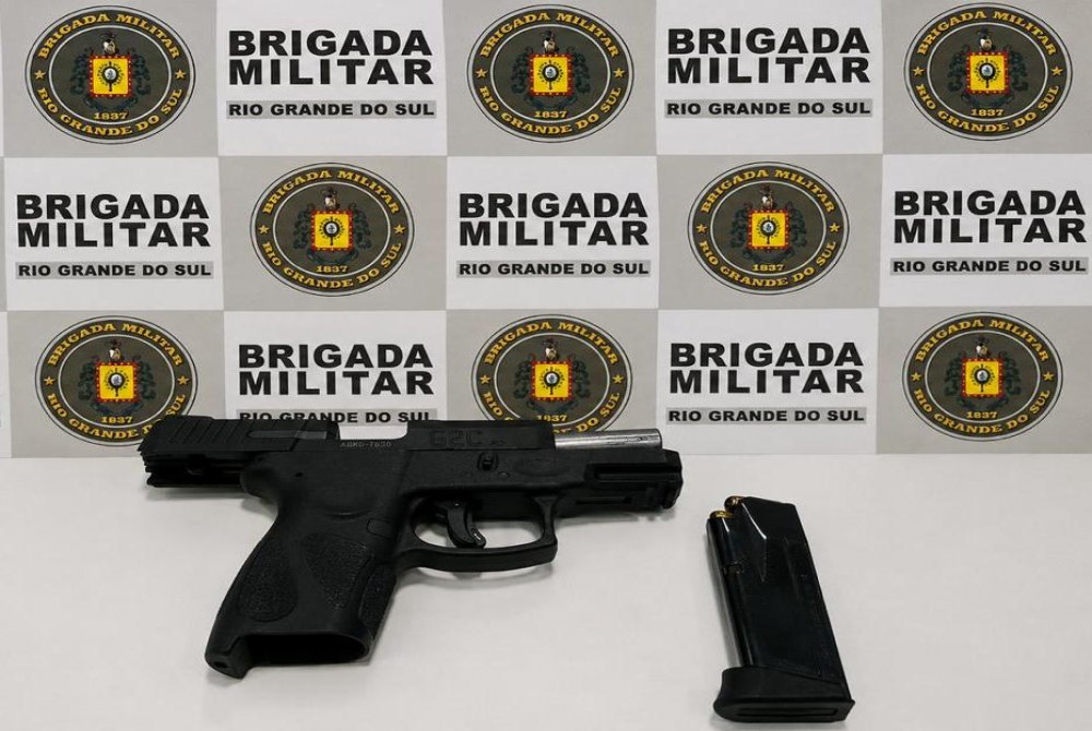 Brigada Militar realiza pris�o por viol�ncia dom�stica e porte ilegal de arma de fogo em Parob� 