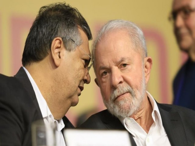 Lula se irrita com Dino aps operao da PF sobre joias de Bolsonaro ofuscar PAC