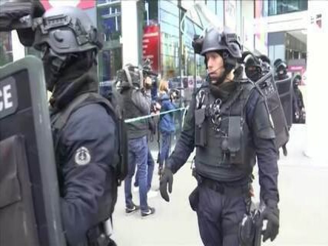 Polcia da Frana atira contra mulher vestida com vestes islmicas no metr de Paris