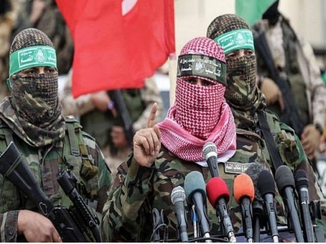 Entenda o que acontecer com os refns libertados pelo Hamas, segundo os EUA