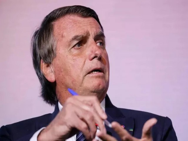 Bolsonaro confirma ida  posse de Milei mesmo com Lula e prev vaias