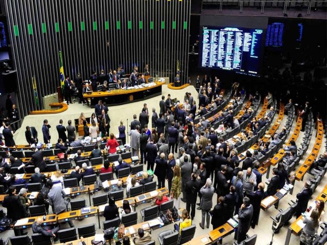 Desavenas dentro do governo ajudam Congresso a abocanhar valor recorde do Oramento