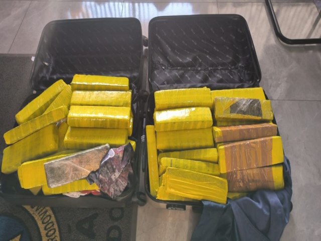 Passageiro de nibus  preso transportando 41 kg de drogas