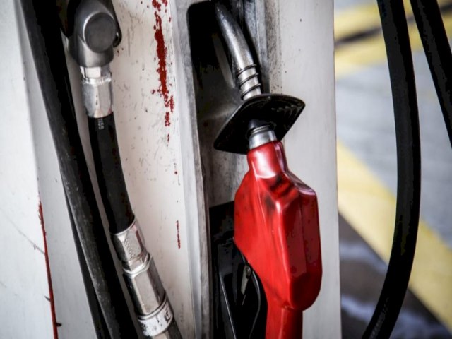 MS deve ter reduo de R$ 0,36 no diesel e R$ 0,14 na gasolina em at 4 dias Petrobras anunciou reduo de R$ 0,40 no diesel para as distribuidoras a partir desta quarta-feira (7) Publicado em: 07/12/2022 | MIDIAMAX/KARINA CAMPOS