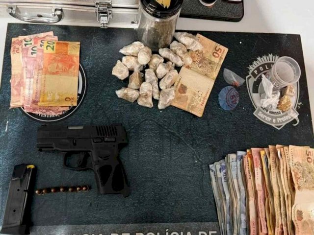 Operao contra trfico de drogas em Maracaju prende trio armado Investigao foi iniciada por policiais do SIG e buscas contaram com apoio da Polcia Militar Publicado em: 09/12/2022 | MIDIAMAX/MARCOS MORANDI