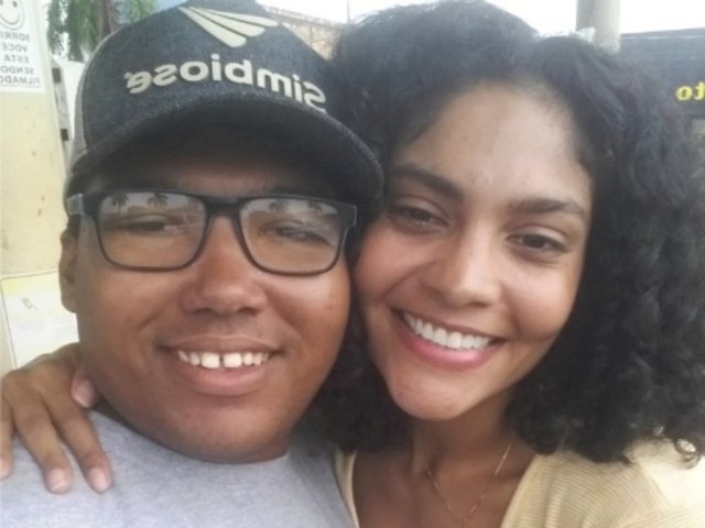 Amor de pessoa, diz Carlos que tirou foto com a atriz Brbara Reis em Deodpolis Publicado em: 02/02/2023 | MIDIAMAX/DIEGO ALVES