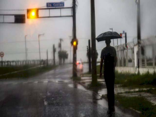 Sextou com chuva: MS deve registrar tempestades com raios e rajadas de vento Meteorologia prev acumulado de chuva que pode ultrapassar 50 mm ao dia Publicado em: 03/02/2023 | MIDIAMAX