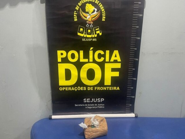 TRFICO DE DROGAS Mulher  presa com pasta base de cocana em veculo de aplicativo 07 fevereiro 2023 - Por Redao