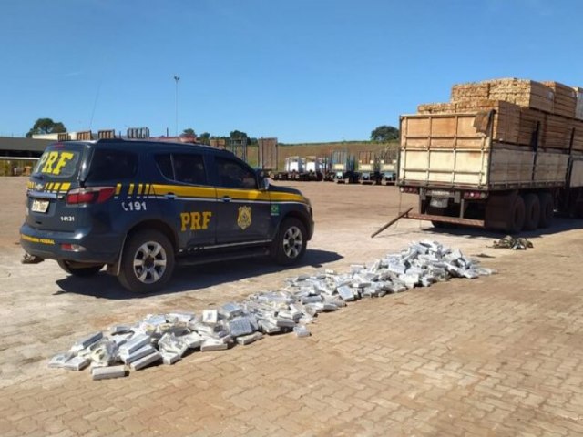 TRFICO PRF apreende quase 500 quilos de Cocana em Mato Grosso do Sul 03 abril 2023 - Por Da Redao