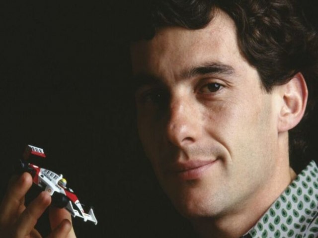 LEI Ayrton Senna  homenageado como patrono do esporte brasileiro 26 abril 2023 - Por Da Redao