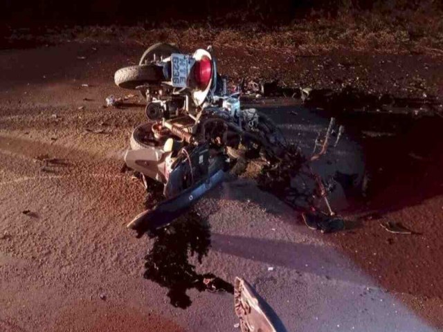 Trnsito Motociclistas mortos em coliso frontal na MS-147 tinham 28 e 29 anos Ainda no se sabe o que causou o acidente Thatiana Melo | 28/07/2023