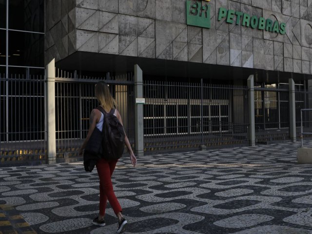 Economia Petrobras anuncia primeira gasolina carbono neutro no Brasil Comubustvel de alta performance melhora desempenho de veculos  Share on WhatsApp Share on Facebook Share on Twitter Share on Linkedin  Publicado em 19/09/2023 -   Por Lo Rodrigu