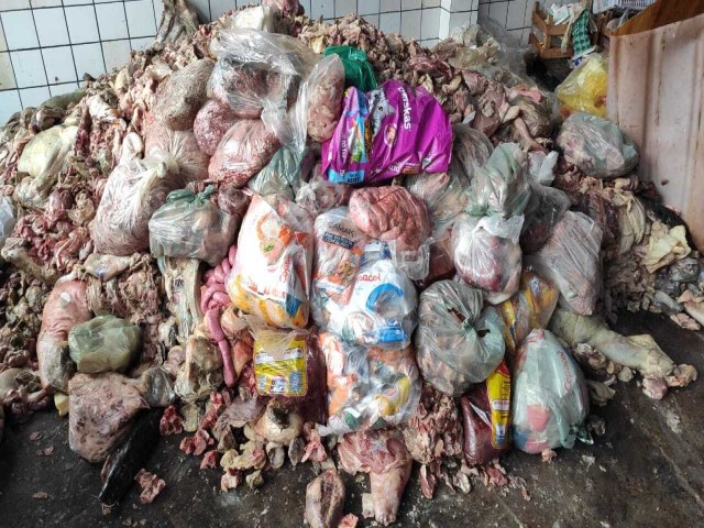 Polcia Mais de meia tonelada de carne imprpria para consumo  apreendida em Miranda Diego Alves | 26/10/2023